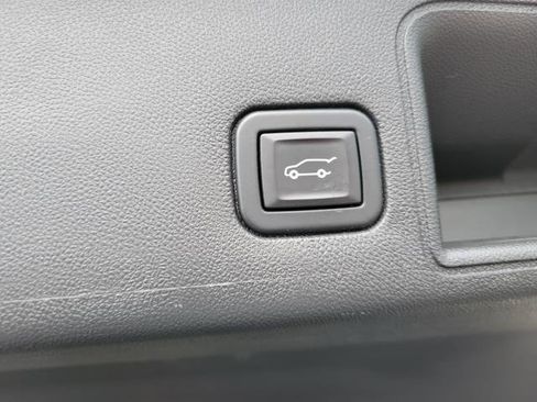 Used 2021 GMC Terrain SLE w/ Driver Convenience Package image 12