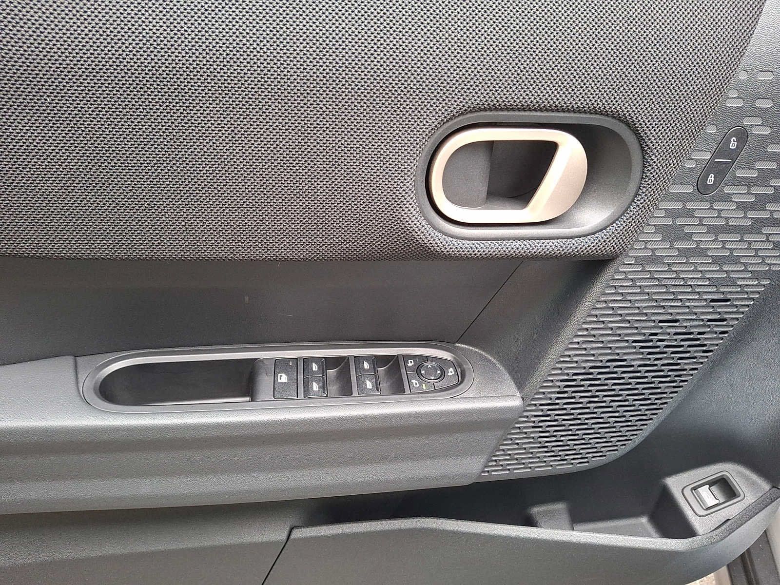 Used 2026 MINI Cooper 4-Door Hardtop FWD image 9
