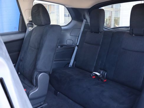 Used 2015 Nissan Pathfinder S AWD/4WD image 12