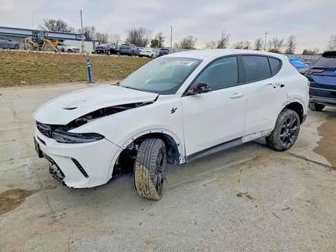 Used 2024 Dodge Hornet GT w/ GT Blacktop Package image 2