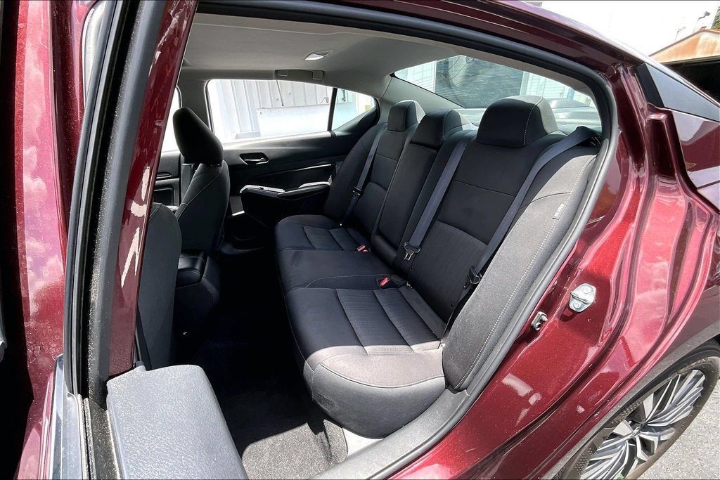 Used 2024 Nissan Altima 2.5 SV w/ SV Premium Package FWD image 20