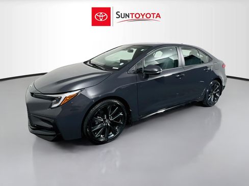 Used 2026 Toyota Corolla SE FWD image 9