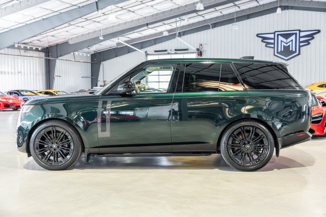 Used 2026 Land Rover Range Rover SE AWD/4WD image 3