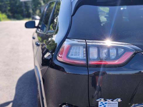 Used 2020 Jeep Cherokee Limited AWD/4WD image 9