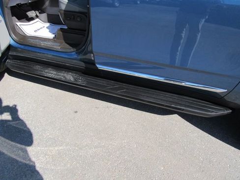 Used 2025 GMC Yukon XL Elevation w/ Elevation Premium Package image 10