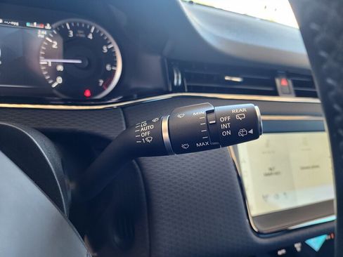 Used 2023 Land Rover Range Rover Evoque R-Dynamic S image 31