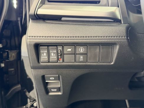 Used 2024 Honda Odyssey Sport image 17