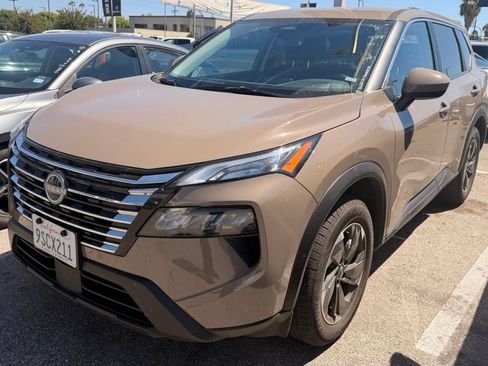 Used 2025 Nissan Rogue SV FWD image 2