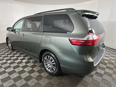 Used 2019 Toyota Sienna XLE FWD image 4