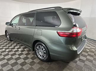 Used 2019 Toyota Sienna XLE FWD video 4