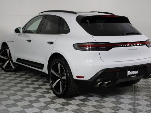 Certified 2025 Porsche Macan S image 3