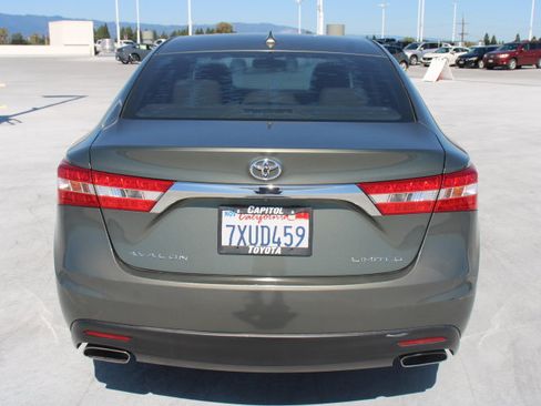 Used 2013 Toyota Avalon Limited FWD image 4
