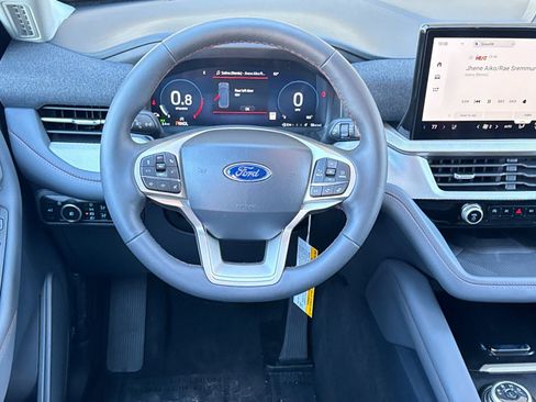 New 2025 Ford Explorer Active w/ Active Comfort Package image 15
