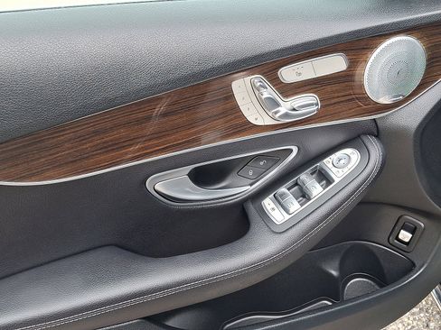 Used 2018 Mercedes-Benz C 300 4MATIC Sedan image 12