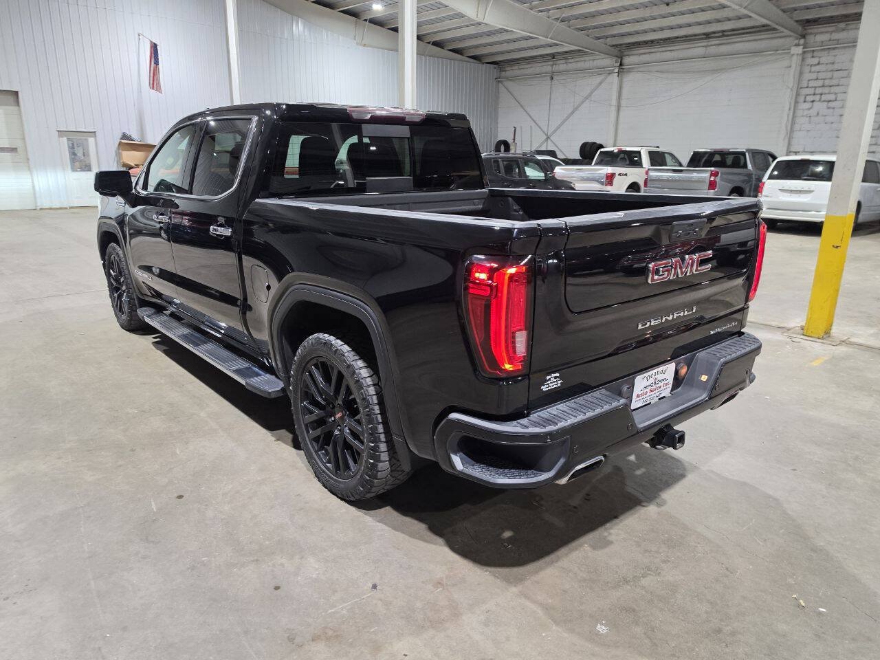 Used 2019 GMC Sierra 1500 Denali w/ Driver Alert Package II AWD/4WD image 10