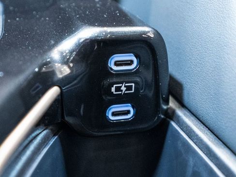 Certified 2024 Toyota Crown Limited image 28