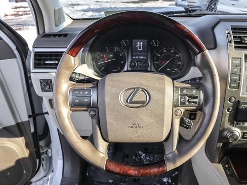 Used 2015 Lexus GX 460 image 19