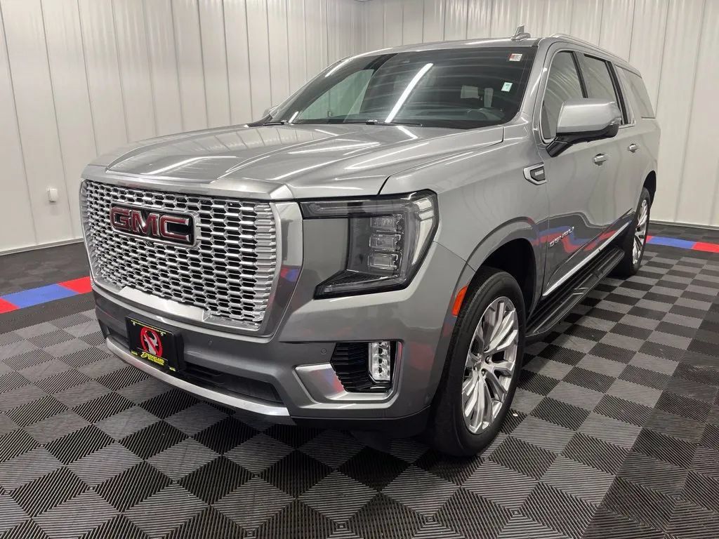 Used 2024 GMC Yukon XL Denali w/ Advanced Technology Package AWD/4WD image 9