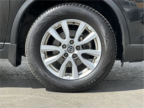 Used 2019 Nissan Rogue S w/ Special Edition Package AWD/4WD image 28