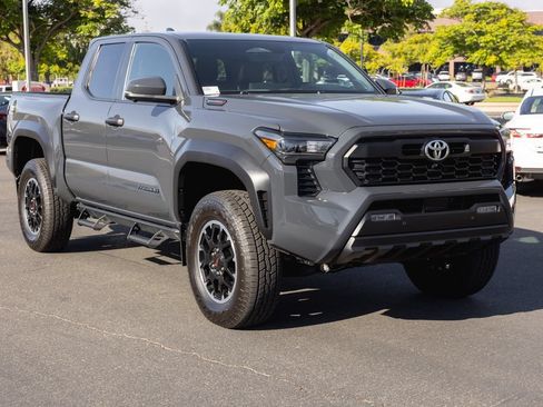 Certified 2024 Toyota Tacoma TRD Off-Road w/ TRD Off Road Premium Package AWD/4WD image 3