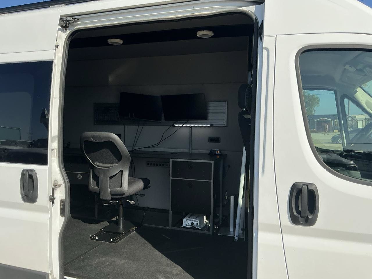 Used 2023 RAM ProMaster 1500 FWD image 14