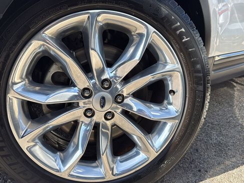 Used 2015 Ford Explorer Limited w/ Equipment Group 302A FWD image 29