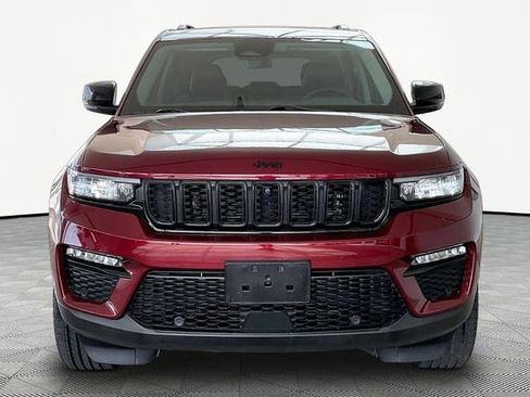 Used 2023 Jeep Grand Cherokee Limited w/ Luxury Tech Group II AWD/4WD image 2