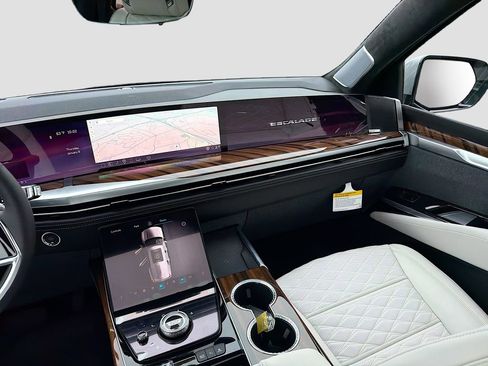 New 2026 Cadillac Escalade Platinum Sport w/ LPO, ONYX Package image 25