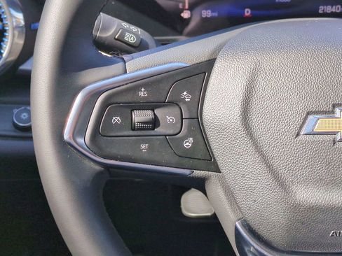 Used 2025 Chevrolet Trax LT w/ LT Convenience Package image 23