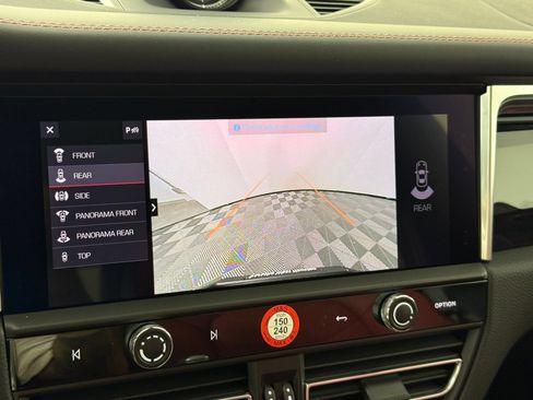 Certified 2026 Porsche Macan AWD/4WD image 20