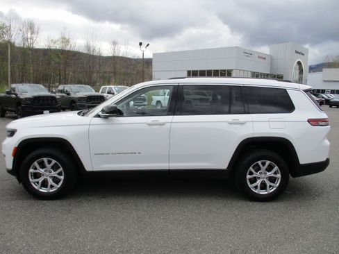 Certified 2022 Jeep Grand Cherokee L Limited AWD/4WD image 8