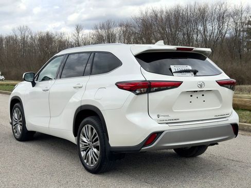 Used 2021 Toyota Highlander Platinum AWD/4WD image 46