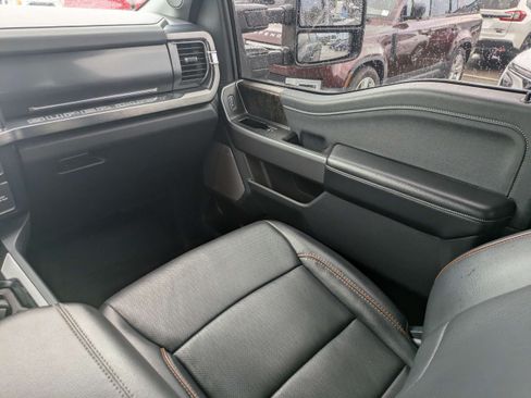 Used 2025 Ford F250 Lariat w/ Black Appearance Package AWD/4WD image 20