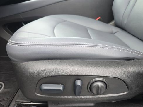 Used 2024 Buick Enclave Essence w/ LPO, Floor Liner Package FWD image 31