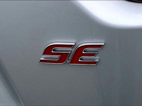 Used 2020 Toyota Corolla SE w/ Carpet Mat Package (TMS) image 8