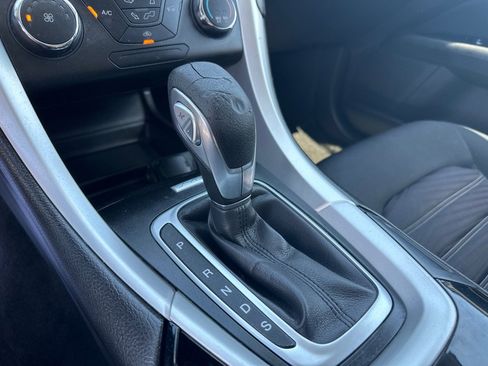 Used 2016 Ford Fusion SE FWD image 21