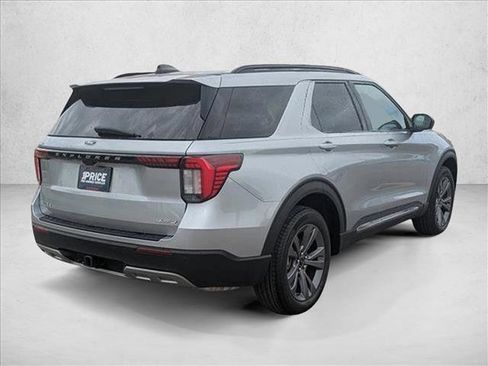 Used 2025 Ford Explorer Active w/ Active Comfort Package image 25