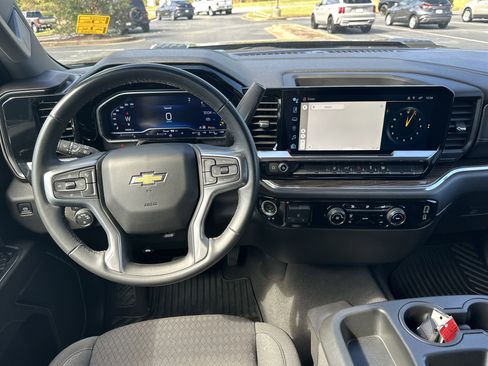 Used 2024 Chevrolet Silverado 2500 LT image 22