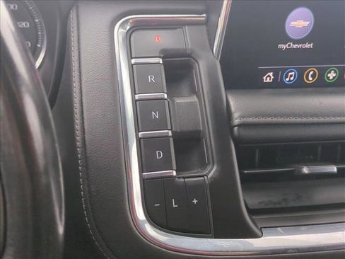 Used 2021 Chevrolet Suburban LS image 12