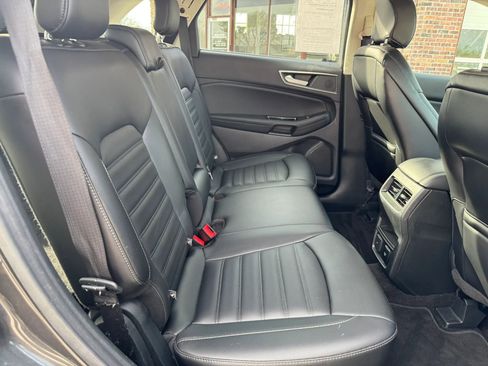 Used 2019 Ford Edge SEL w/ Equipment Group 201A image 36