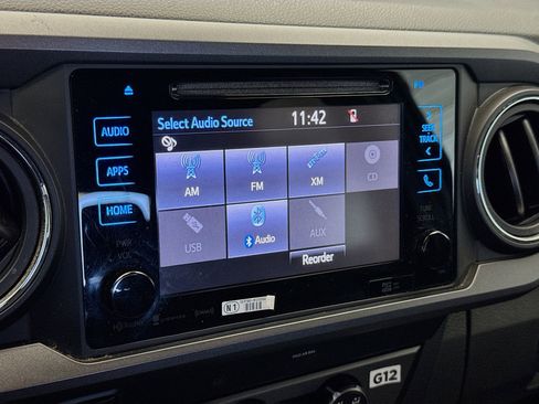 Used 2019 Toyota Tacoma TRD Sport w/ Technology Package image 11