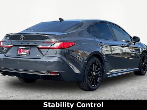 Used 2025 Toyota Camry SE image 6