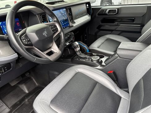 Used 2024 Ford Bronco Black Diamond image 10