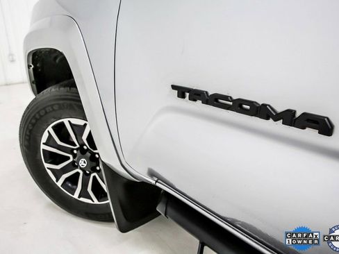 Used 2023 Toyota Tacoma TRD Sport image 11