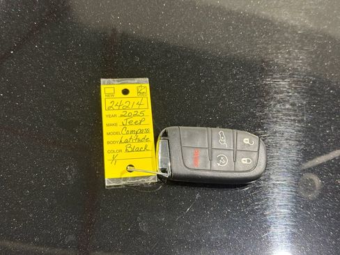 Used 2025 Jeep Compass Latitude w/ Sun & Sound Group AWD/4WD image 42
