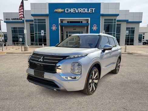 Used 2025 Mitsubishi Outlander SEL image 1