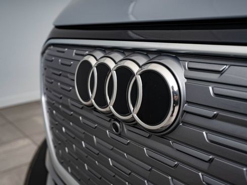 Used 2023 Audi Q4 e-tron Premium Plus w/ Premium Plus RWD image 3