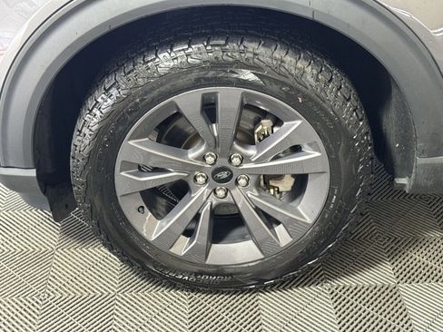 Used 2022 Ford Explorer XLT w/ Equipment Group 202A image 12