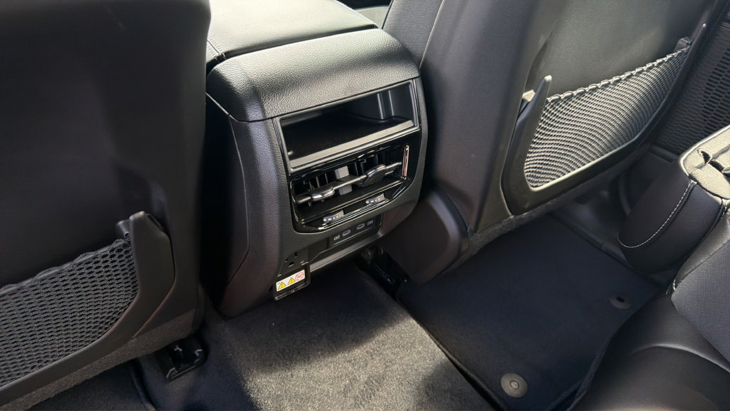New 2027 Jeep Grand Cherokee Altitude RWD image 22