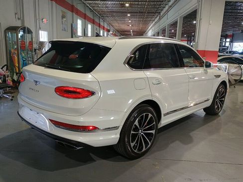 Used 2023 Bentley Bentayga AWD/4WD image 5